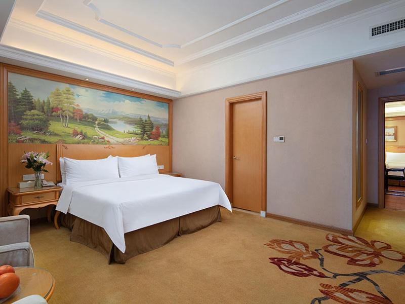 Vienna International Hotel Jiujiang Shili Street Экстерьер фото