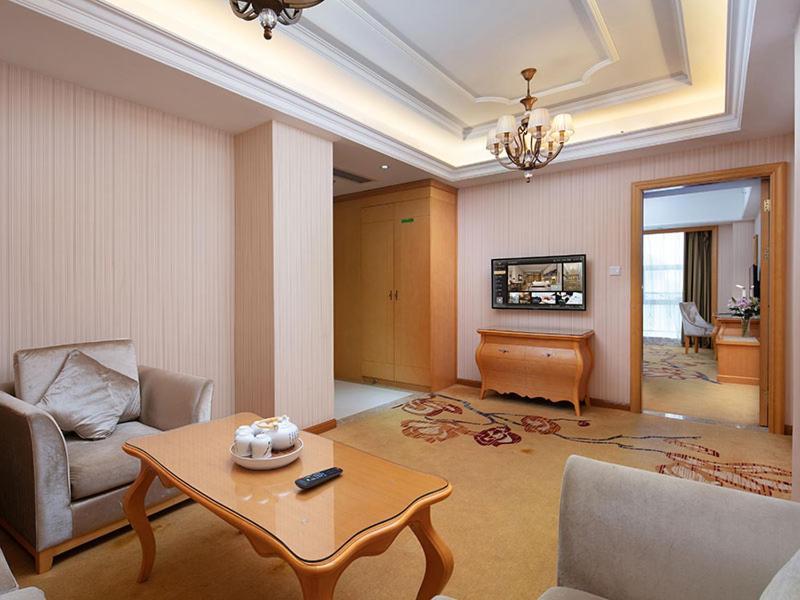 Vienna International Hotel Jiujiang Shili Street Экстерьер фото